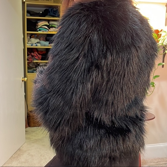 Fushi Glossy black faux fur with a beautiful rich sheen unlike flat faux furs - Picture 3 of 8